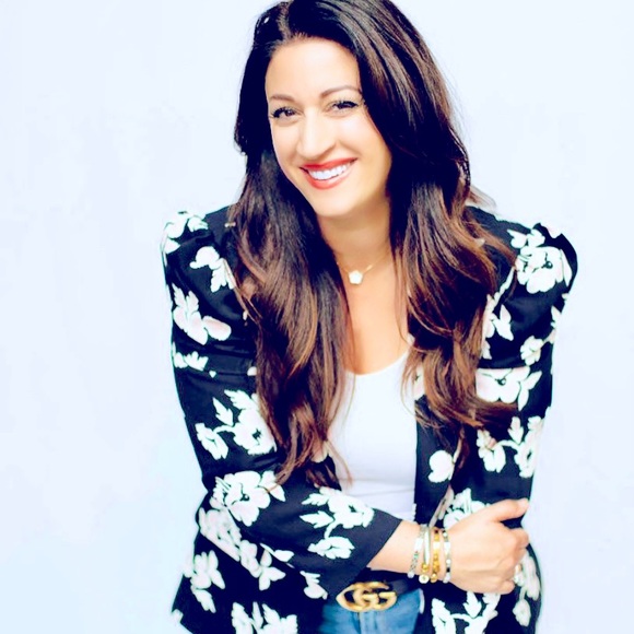 Meet your Posher, Angela - Picture 3 of 14